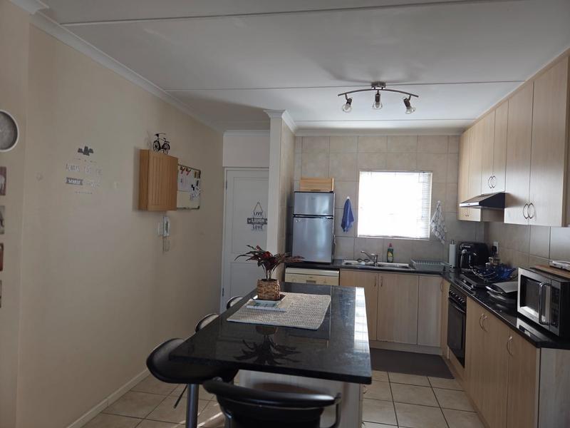 1 Bedroom Property for Sale in Vredekloof Heights Western Cape